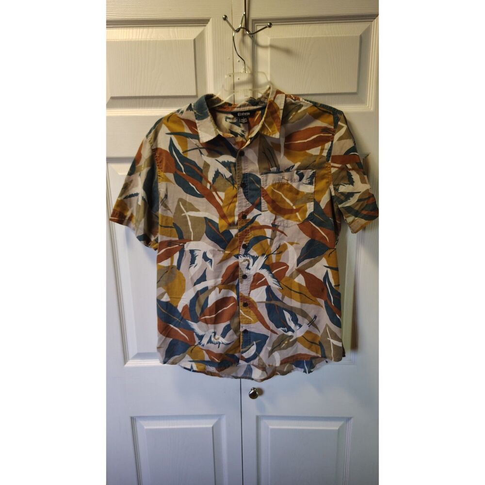 Sherpa Adventure Gear Men's Large Tropical Leaf Crane Short Sleeve Button Shirt